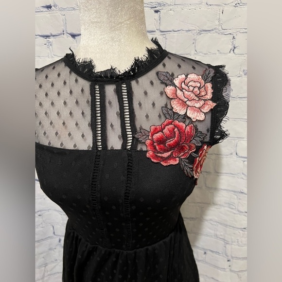 Lots of Love By Speechless Lace Rose Embroidered Dress Size Small - Picture 2 of 5